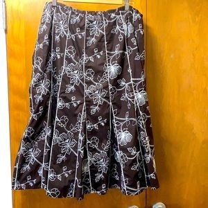 M COLLECTION BROWN EMBROIDERED SKIRT SZ 16